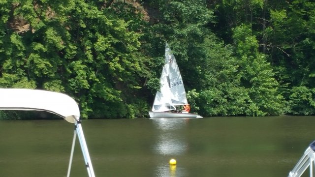 Segelausbildung der Optimisten auf der Talsperre Kriebstein