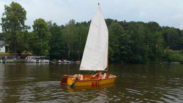 Segelausbildung der Optimisten auf der Talsperre Kriebstein