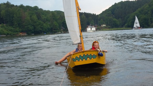 Segelausbildung der Optimisten auf der Talsperre Kriebstein