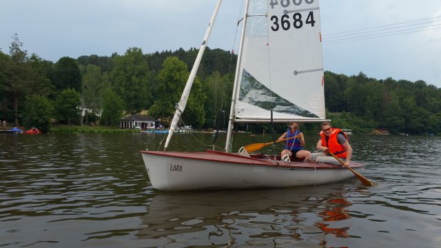 Segelausbildung der Optimisten auf der Talsperre Kriebstein