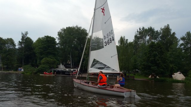 Segelausbildung der Optimisten auf der Talsperre Kriebstein