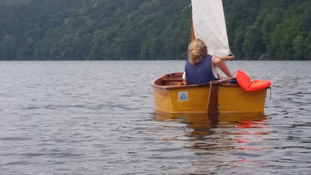 Segelausbildung der Optimisten auf der Talsperre Kriebstein