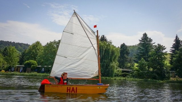 Segelausbildung der Optimisten auf der Talsperre Kriebstein